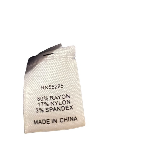 Express Design Studio Lavender V Neck Sweater Medium - Picture 4 of 4